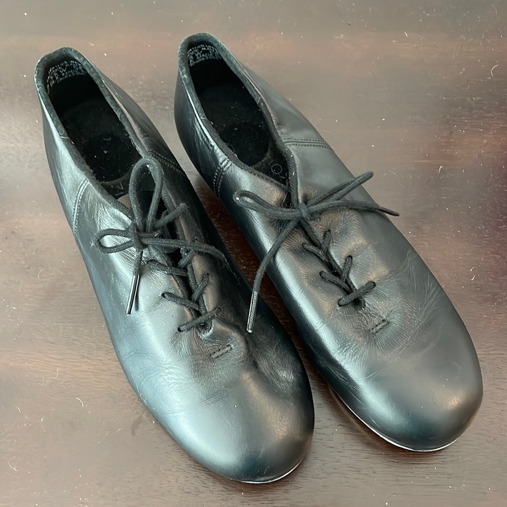 CAPEZIO. TELE TONE TAP DANCE SHOES.